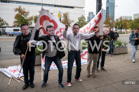  01.10.2023 WARSZAWA<br />
MARSZ MILIONA SERC<br />
N/Z UCZESTNICY MARSZU<br />
FOT. MARCIN BANASZKIEWICZ/FOTONEWS  