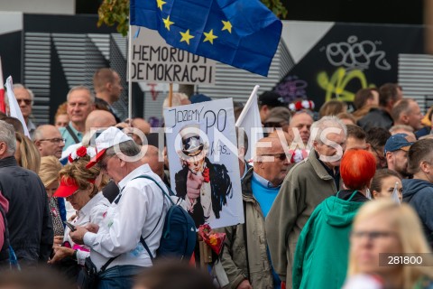  01.10.2023 WARSZAWA<br />
MARSZ MILIONA SERC<br />
N/Z UCZESTNICY MARSZU<br />
FOT. MARCIN BANASZKIEWICZ/FOTONEWS  