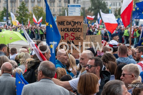  01.10.2023 WARSZAWA<br />
MARSZ MILIONA SERC<br />
N/Z UCZESTNICY MARSZU<br />
FOT. MARCIN BANASZKIEWICZ/FOTONEWS  