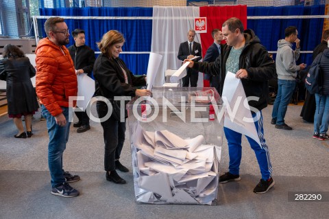  15.10.2023 WARSZAWA<br />
WYBORY PARLAMENTARNE 2023 <br />
N/Z LOKAL WYBORCZY<br />
FOT. MARCIN BANASZKIEWICZ/FOTONEWS  