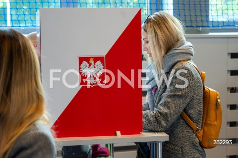  15.10.2023 WARSZAWA<br />
WYBORY PARLAMENTARNE 2023 <br />
N/Z LOKAL WYBORCZY<br />
FOT. MARCIN BANASZKIEWICZ/FOTONEWS  