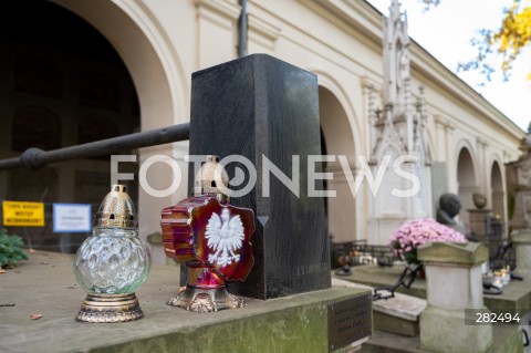  01.11.2023 WARSZAWA<br />
DZIEN WSZYSTKICH SWIETYCH <br />
N/Z CMENTARZ POWAZKOWSKI<br />
FOT. MARCIN BANASZKIEWICZ/FOTONEWS  