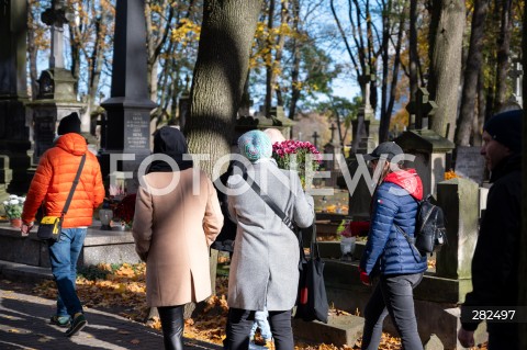  01.11.2023 WARSZAWA<br />
DZIEN WSZYSTKICH SWIETYCH <br />
N/Z CMENTARZ POWAZKOWSKI<br />
FOT. MARCIN BANASZKIEWICZ/FOTONEWS  