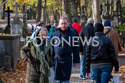  01.11.2023 WARSZAWA<br />
DZIEN WSZYSTKICH SWIETYCH <br />
N/Z LUKASZ SZUMOWSKI<br />
FOT. MARCIN BANASZKIEWICZ/FOTONEWS  