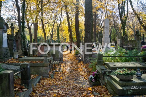  01.11.2023 WARSZAWA<br />
DZIEN WSZYSTKICH SWIETYCH <br />
N/Z CMENTARZ POWAZKOWSKI<br />
FOT. MARCIN BANASZKIEWICZ/FOTONEWS  