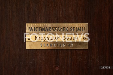  28.11.2023 WARSZAWA<br />
POSIEDZENIE SEJMU<br />
N/Z TABLICZKA WICEMARSZALEK SEJMU KRZYSZTOF BOSAK<br />
 