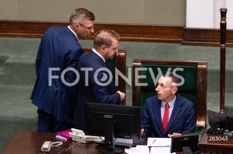  28.11.2023 WARSZAWA SEJM <br />
POSIEDZENIE SEJMU <br />
N/Z MARCIN WARCHOL JACEK OZDOBA<br />
FOT. MARCIN BANASZKIEWICZ/FOTONEWS 