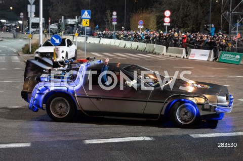  02.12.2023 WARSZAWA<br />
61. RAJD BARBORKA 2023<br />
KRYTERIUM KAROWA<br />
N/Z DELOREAN PRZEJAZD POKAZOWY<br />
FOT. MARCIN BANASZKIEWICZ/FOTONEWS  