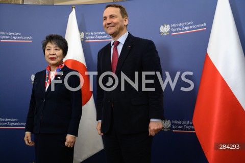  08.01.2024 WARSZAWA<br />
OSWIADCZENIE PRASOWE MINISTROW SPRAW ZAGRANICZNYCH POLSKI I JAPONII <br />
N/Z MINISTER SPRAW ZAGRANICZNYCH JAPONII YOKO KAMIKAWA MINISTER SPRAW ZAGRANICZNYCH POLSKI RADOSLAW SIKORSKI<br />
 