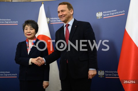  08.01.2024 WARSZAWA<br />
OSWIADCZENIE PRASOWE MINISTROW SPRAW ZAGRANICZNYCH POLSKI I JAPONII <br />
N/Z MINISTER SPRAW ZAGRANICZNYCH JAPONII YOKO KAMIKAWA MINISTER SPRAW ZAGRANICZNYCH POLSKI RADOSLAW SIKORSKI<br />
 