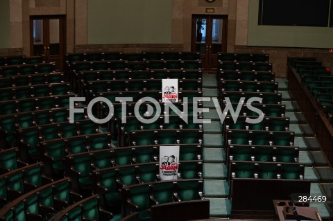  18.01.2024 WARSZAWA SEJM <br />
POSIEDZENIE SEJMU RP<br />
N/Z TABLICA SOLIDARNI Z KAMINSKIM I WASIKIEM<br />
FOT. MARCIN BANASZKIEWICZ/FOTONEWS  