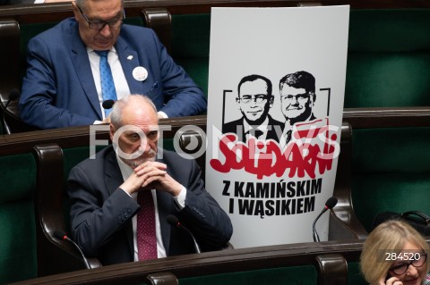  18.01.2024 WARSZAWA SEJM <br />
POSIEDZENIE SEJMU RP<br />
N/Z ANTONI MACIEREWICZ TABLICA<br />
FOT. MARCIN BANASZKIEWICZ/FOTONEWS  