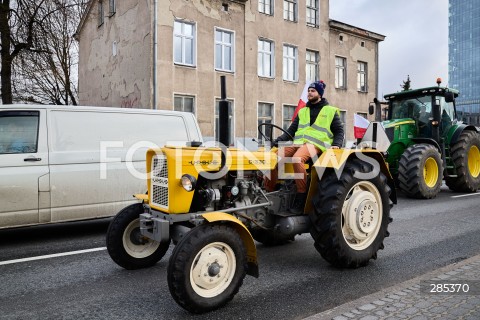  20.20.2024 GDANSK<br />
PROTEST ROLNIKOW W PRZECIWKO ZIELONEMU LADOWI<br />
N/Z TRAKTOR URSUS C330<br />
 