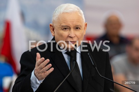 Spotkanie prezesa PiS Jarosława Kaczyńskiego z mieszkańcami w Leżajsku