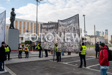  10.03.2024 WARSZAWA<br />
OBCHODY MIESIECZNICY SMOLENSKIEJ<br />
N/Z BANER PAMIETAMY<br />
FOT. MARCIN BANASZKIEWICZ/FOTONEWS  