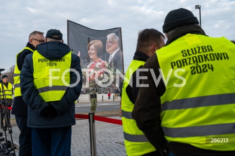  10.03.2024 WARSZAWA<br />
OBCHODY MIESIECZNICY SMOLENSKIEJ<br />
N/Z SLUBA PORZADKOWA MARSZU<br />
FOT. MARCIN BANASZKIEWICZ/FOTONEWS  