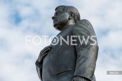  10.03.2024 WARSZAWA<br />
OBCHODY MIESIECZNICY SMOLENSKIEJ<br />
N/Z POMNIK LECHA KACZYNSKIEGO<br />
FOT. MARCIN BANASZKIEWICZ/FOTONEWS  