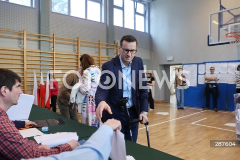  07.04.2024 WARSZAWA<br />
UDZIAL MATEUSZA MORAWIECKIEGO W WYBORACH SAMORZADOWYCH 2024<br />
N/Z MATEUSZ MORAWIECKI IWONA MORAWIECKA<br />
FOT. ANTONI BYSZEWSKI/FOTONEWS 