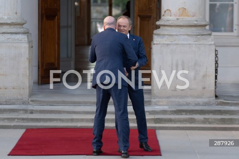  11.04.2024 WARSZAWA<br />
WIZYTA PRZEWODNICZACEGO RADY EUROPEJSKIEJ CHARLESA MICHELA<br />
<br />
THE PRESIDENT OF THE EUROPEAN COUNCIL CHARLES MICHEL VISITS WARSAW <br />
<br />
N/Z CHARLES MICHEL DONALD TUSK<br />
FOT. MARCIN BANASZKIEWICZ/FOTONEWS 