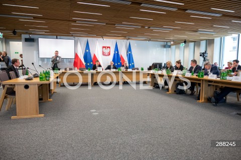  22.04.2024 WARSZAWA<br />
POSIEDZENIE KOMISJI SLEDCZEJ DS. AFERY WIZOWEJ<br />
N/Z KOMISJA SLEDCZA<br />
FOT. MARCIN BANASZKIEWICZ/FOTONEWS  