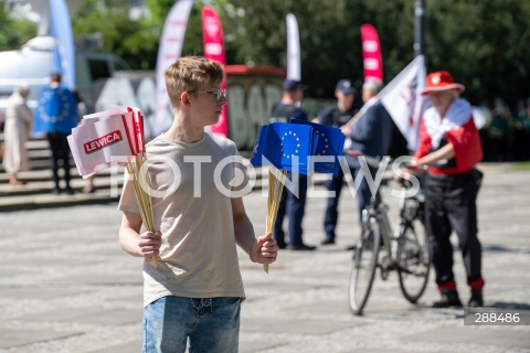  01.05.2024 WARSZAWA<br />
MARSZ LEWICY I OPZZ Z OKAZJI SWIETA PRACY<br />
NIECH SIE SWIECI 1 MAJA<br />
N/Z UCZESTNIK MARSZU<br />
FOT. MARCIN BANASZKIEWICZ/FOTONEWS  