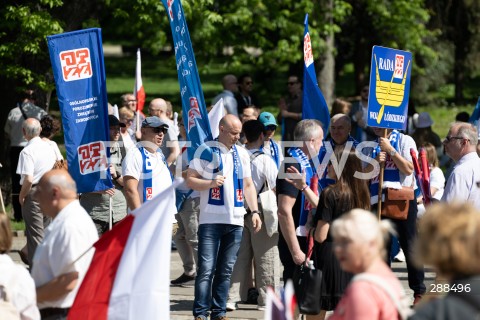  01.05.2024 WARSZAWA<br />
MARSZ LEWICY I OPZZ Z OKAZJI SWIETA PRACY<br />
NIECH SIE SWIECI 1 MAJA<br />
N/Z UCZESTNICY MARSZU<br />
FOT. MARCIN BANASZKIEWICZ/FOTONEWS  