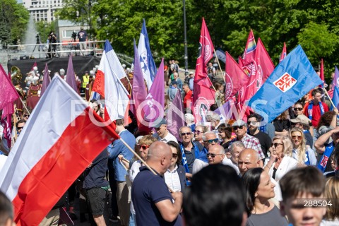  01.05.2024 WARSZAWA<br />
MARSZ LEWICY I OPZZ Z OKAZJI SWIETA PRACY<br />
NIECH SIE SWIECI 1 MAJA<br />
N/Z UCZESTNICY MARSZU<br />
FOT. MARCIN BANASZKIEWICZ/FOTONEWS  