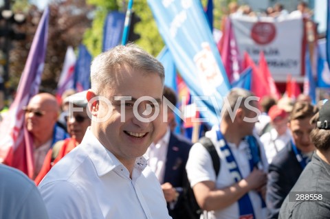  01.05.2024 WARSZAWA<br />
MARSZ LEWICY I OPZZ Z OKAZJI SWIETA PRACY<br />
NIECH SIE SWIECI 1 MAJA<br />
N/Z KRZYSZTOF GAWKOWSKI<br />
FOT. MARCIN BANASZKIEWICZ/FOTONEWS  