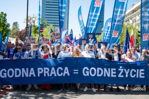  01.05.2024 WARSZAWA<br />
MARSZ LEWICY I OPZZ Z OKAZJI SWIETA PRACY<br />
NIECH SIE SWIECI 1 MAJA<br />
N/Z KRZYSZTOF GAWKOWSKI AGNIESZKA DZIEMIANOWICZ BAK MARCIN KULASEK PIOTR OSTROWSKI<br />
FOT. MARCIN BANASZKIEWICZ/FOTONEWS  