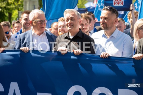  01.05.2024 WARSZAWA<br />
MARSZ LEWICY I OPZZ Z OKAZJI SWIETA PRACY<br />
NIECH SIE SWIECI 1 MAJA<br />
N/Z NICOLAS SCHMIT ROBERT BIEDRON MARCIN KULASEK PIOTR OSTROWSKI<br />
FOT. MARCIN BANASZKIEWICZ/FOTONEWS  