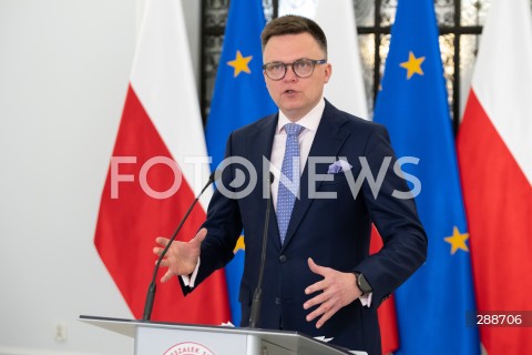  08.05.2024 WARSZAWA<br />
KONFERENCJA PRASOWA MARSZALKA SEJMU SZYMONA HOLOWNI<br />
N/Z SZYMON HOLOWNIA<br />
FOT. MARCIN BANASZKIEWICZ/FOTONEWS 