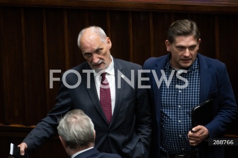  09.05.2024 WARSZAWA<br />
POSIEDZENIE SEJMU RP<br />
N/Z ANTONI MACIEREWICZ BARTOSZ KOWNACKI<br />
FOT. MARCIN BANASZKIEWICZ/FOTONEWS  