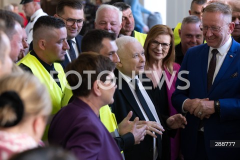  09.05.2024 WARSZAWA<br />
POSIEDZENIE SEJMU RP<br />
N/Z JAROSLAW KACZYNSKI BEATA SZYDLO ROBERT TELUS ROLNICY<br />
FOT. MARCIN BANASZKIEWICZ/FOTONEWS  