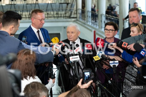  09.05.2024 WARSZAWA<br />
POSIEDZENIE SEJMU RP<br />
N/Z JAROSLAW KACZYNSKI ROBERT TELUS BEATA SZYDLO<br />
FOT. MARCIN BANASZKIEWICZ/FOTONEWS  