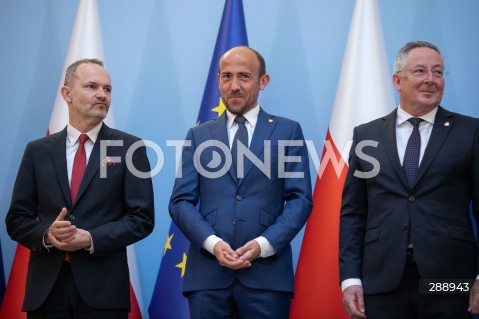  10.05.2024 WARSZAWA<br />
OGLOSZENIE PRZEZ PREMIERA ZMIAN W SKLADZIE RADY MINISTROW<br />
N/Z KRZYSZTOF HETMAN BARTLOMIEJ SIENKIEWICZ BORYS BUDKA<br />
FOT. ANTONI BYSZEWSKI/FOTONEWS 