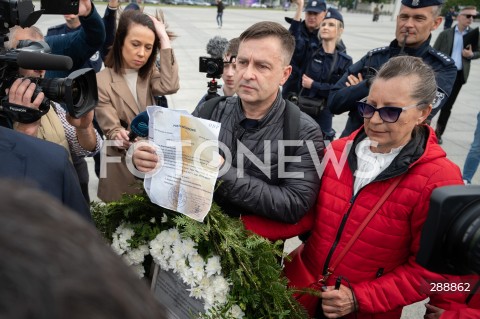  10.05.2024 WARSZAWA <br />
MIESIECZNICA SMOLENSKA <br />
OBCHODY MIESIECZNICY SMOLENSKIEJ <br />
N/Z LOTNA BRYGADA OPOZYCJI<br />
FOT. MARCIN BANASZKIEWICZ/FOTONEWS  