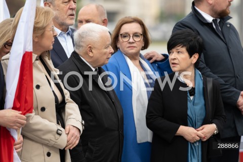  10.05.2024 WARSZAWA <br />
MIESIECZNICA SMOLENSKA <br />
OBCHODY MIESIECZNICY SMOLENSKIEJ <br />
N/Z JAROSLAW KACZYNSKI ANNA ZALEWSKA JOANNA BOROWIAK<br />
FOT. MARCIN BANASZKIEWICZ/FOTONEWS  