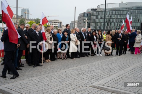  10.05.2024 WARSZAWA <br />
MIESIECZNICA SMOLENSKA <br />
OBCHODY MIESIECZNICY SMOLENSKIEJ <br />
N/Z JAROSLAW KACZYNSKI POLITYCY ZJEDNOCZONEJ PRAWICY<br />
FOT. MARCIN BANASZKIEWICZ/FOTONEWS  