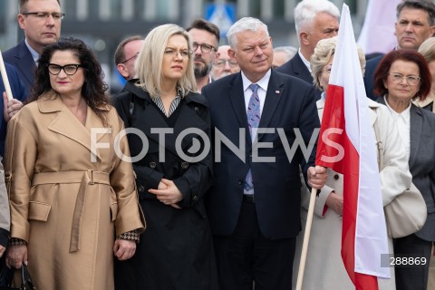  10.05.2024 WARSZAWA <br />
MIESIECZNICA SMOLENSKA <br />
OBCHODY MIESIECZNICY SMOLENSKIEJ <br />
N/Z MALGORZATA WASSERMANN MAREK SUSKI<br />
FOT. MARCIN BANASZKIEWICZ/FOTONEWS  