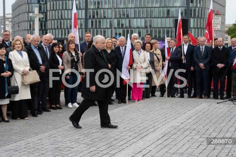  10.05.2024 WARSZAWA <br />
MIESIECZNICA SMOLENSKA <br />
OBCHODY MIESIECZNICY SMOLENSKIEJ <br />
N/Z JAROSLAW KACZYNSKI POLITYCY ZJEDNOCZONEJ PRAWICY<br />
FOT. MARCIN BANASZKIEWICZ/FOTONEWS  