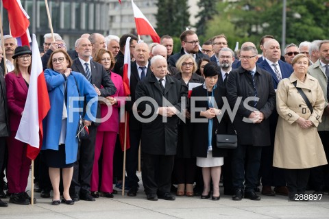  10.05.2024 WARSZAWA <br />
MIESIECZNICA SMOLENSKA <br />
OBCHODY MIESIECZNICY SMOLENSKIEJ <br />
N/Z JAROSLAW KACZYNSKI POLITYCY ZJEDNOCZONEJ PRAWICY<br />
FOT. MARCIN BANASZKIEWICZ/FOTONEWS  