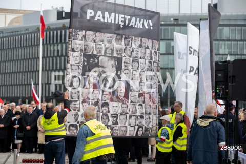  10.05.2024 WARSZAWA <br />
MIESIECZNICA SMOLENSKA <br />
OBCHODY MIESIECZNICY SMOLENSKIEJ <br />
N/Z BANER PAMIETAMY<br />
FOT. MARCIN BANASZKIEWICZ/FOTONEWS  