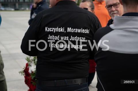  10.05.2024 WARSZAWA <br />
MIESIECZNICA SMOLENSKA <br />
OBCHODY MIESIECZNICY SMOLENSKIEJ <br />
N/Z DEMONSTRACJA PRZECIWNIKOW<br />
FOT. MARCIN BANASZKIEWICZ/FOTONEWS  