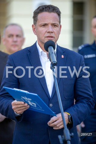  13.05.2024 WARSZAWA<br />
KONFERENCJA PREZYDENTA M.ST. WARSZAWY RAFALA TRZASKOWSKIEGO I WOJEWODY MAZOWIECKIEGO MARIUSZA FRANKOWSKIEGO WS. POZARU CENTRUM HANDLOWEGO MARYWILSKA 44<br />
N/Z RAFAL TRZASKOWSKI<br />
FOT. ANTONI BYSZEWSKI FOTONEWS 