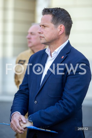  13.05.2024 WARSZAWA<br />
KONFERENCJA PREZYDENTA M.ST. WARSZAWY RAFALA TRZASKOWSKIEGO I WOJEWODY MAZOWIECKIEGO MARIUSZA FRANKOWSKIEGO WS. POZARU CENTRUM HANDLOWEGO MARYWILSKA 44<br />
N/Z RAFAL TRZASKOWSKI<br />
FOT. ANTONI BYSZEWSKI FOTONEWS 