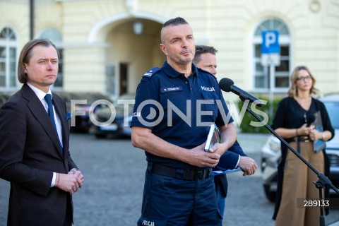  13.05.2024 WARSZAWA<br />
KONFERENCJA PREZYDENTA M.ST. WARSZAWY RAFALA TRZASKOWSKIEGO I WOJEWODY MAZOWIECKIEGO MARIUSZA FRANKOWSKIEGO WS. POZARU CENTRUM HANDLOWEGO MARYWILSKA 44<br />
N/Z RAFAL TRZASKOWSKI MARIUSZ FRANKOWSKI ROBERT SZUMIATA<br />
FOT. ANTONI BYSZEWSKI FOTONEWS 