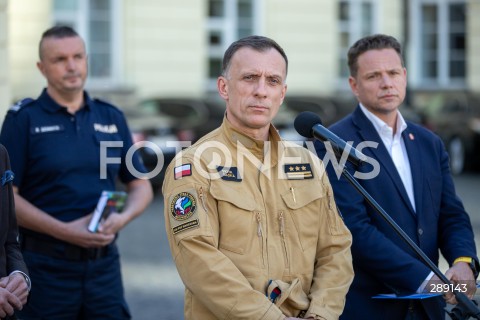  13.05.2024 WARSZAWA<br />
KONFERENCJA PREZYDENTA M.ST. WARSZAWY RAFALA TRZASKOWSKIEGO I WOJEWODY MAZOWIECKIEGO MARIUSZA FRANKOWSKIEGO WS. POZARU CENTRUM HANDLOWEGO MARYWILSKA 44<br />
N/Z RAFAL TRZASKOWSKI PIOTR GASKA ROBERT SZUMIATA<br />
FOT. ANTONI BYSZEWSKI FOTONEWS 