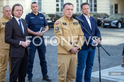  13.05.2024 WARSZAWA<br />
KONFERENCJA PREZYDENTA M.ST. WARSZAWY RAFALA TRZASKOWSKIEGO I WOJEWODY MAZOWIECKIEGO MARIUSZA FRANKOWSKIEGO WS. POZARU CENTRUM HANDLOWEGO MARYWILSKA 44<br />
N/Z RAFAL TRZASKOWSKI MARIUSZ FRANKOWSKI PIOTR GASKA ROMAN KRZYWIEC ROBERT SZUMIATA<br />
FOT. ANTONI BYSZEWSKI FOTONEWS 