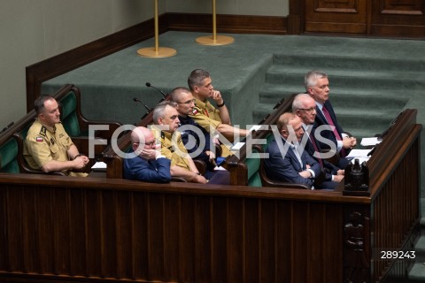  15.05.2024 WARSZAWA<br />
POSIEDZENIE SEJMU RP<br />
N/Z TOMASZ SIEMONIAK PRZEDSTAWICIELE STRAZY POZARNEJ<br />
FOT. MARCIN BANASZKIEWICZ/FOTONEWS  