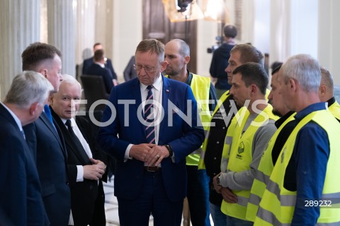  15.05.2024 WARSZAWA<br />
PROTEST ROLNIKOW W SEJMIE<br />
N/Z JAROSLAW KACZYNSKI ROBERT TELUS ROLNICY MARIUSZ BLASZCZAK<br />
FOT. MARCIN BANASZKIEWICZ/FOTONEWS  